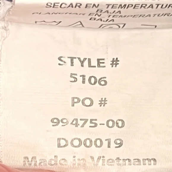 3 sets of BARCO ONE scrubs - Picture 10 of 15